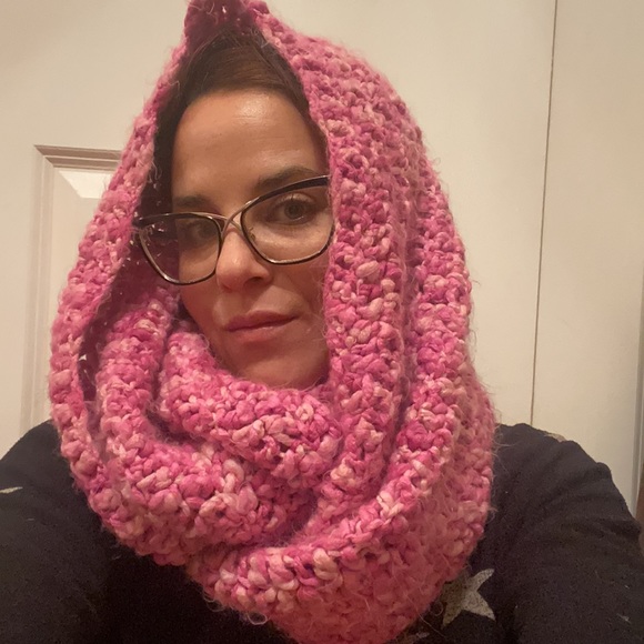 Handmade circular scarf, pink mix, O/S - Picture 3 of 4